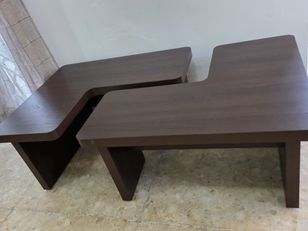 TABLE DE REUNION — 1